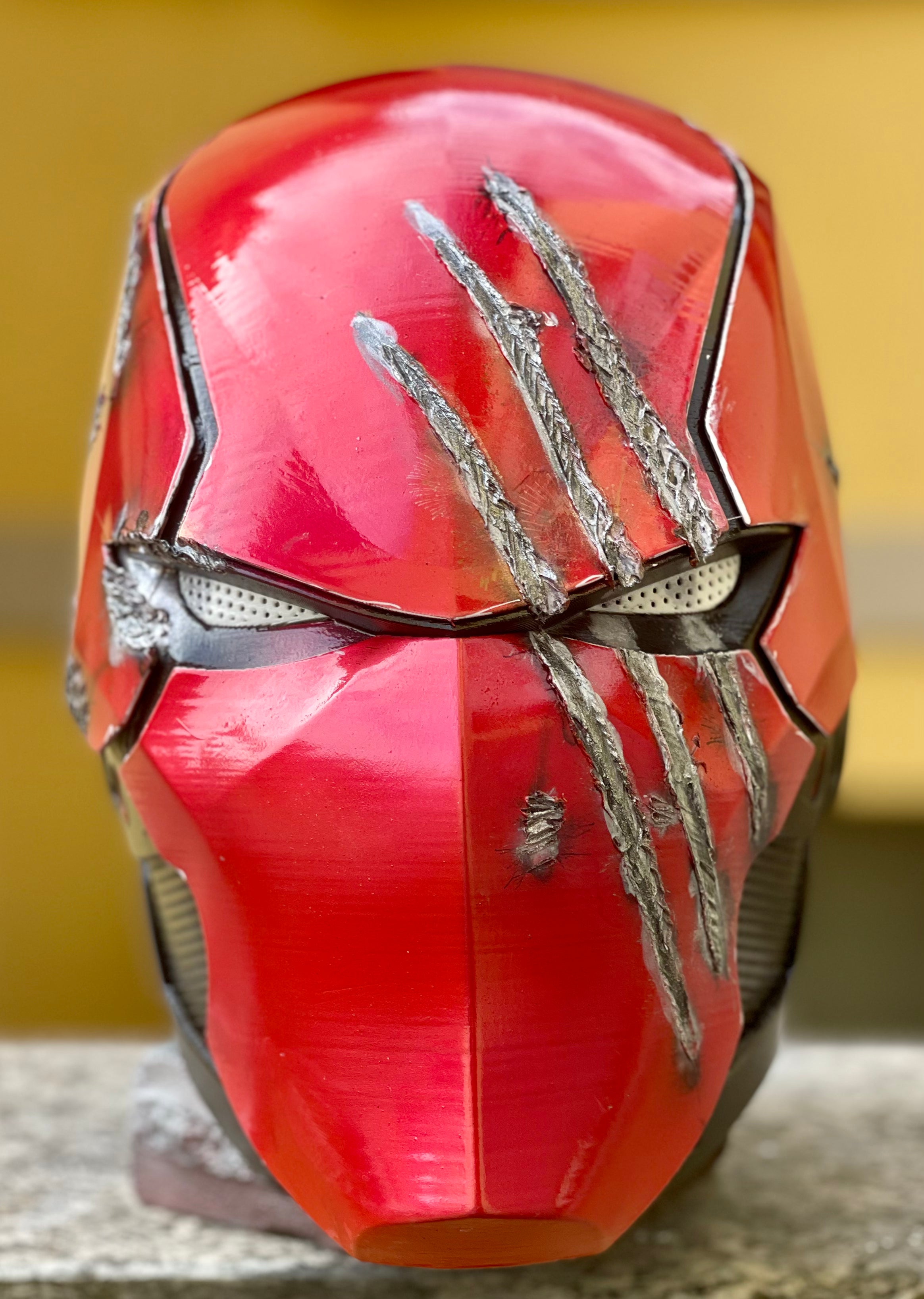 Casco cosplay personalizzato di Red Hood.