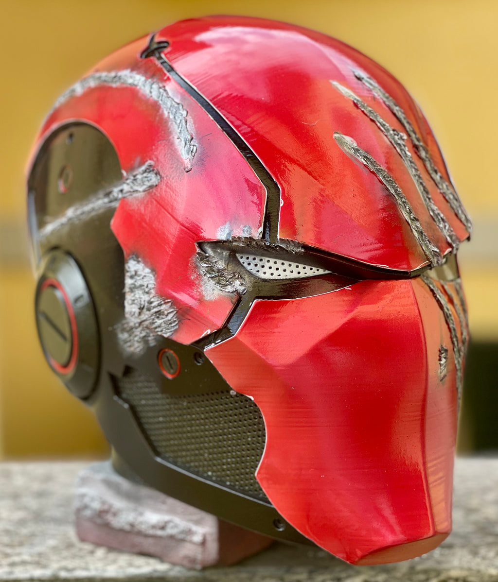 Casco cosplay personalizzato di Red Hood.