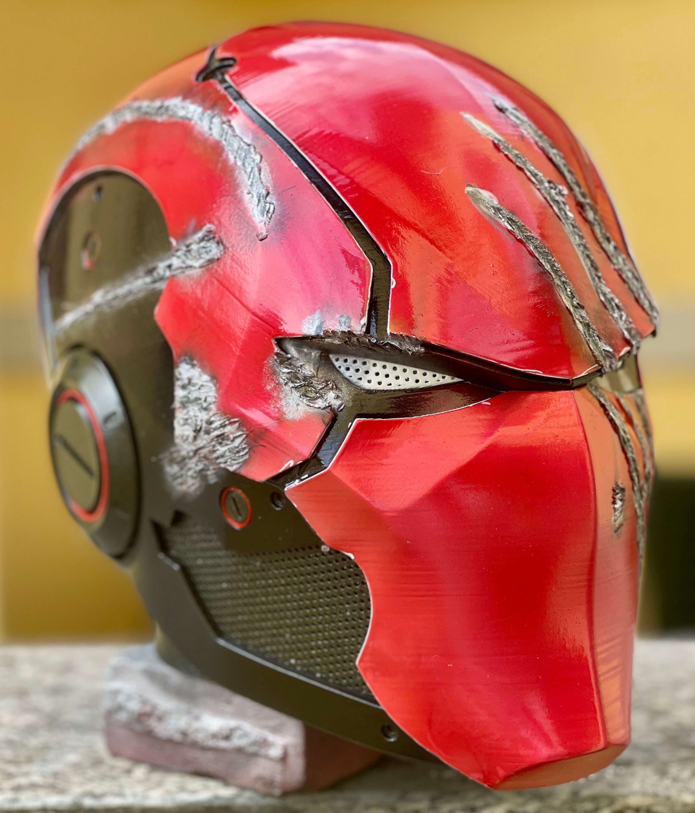 Casco cosplay personalizzato di Red Hood.