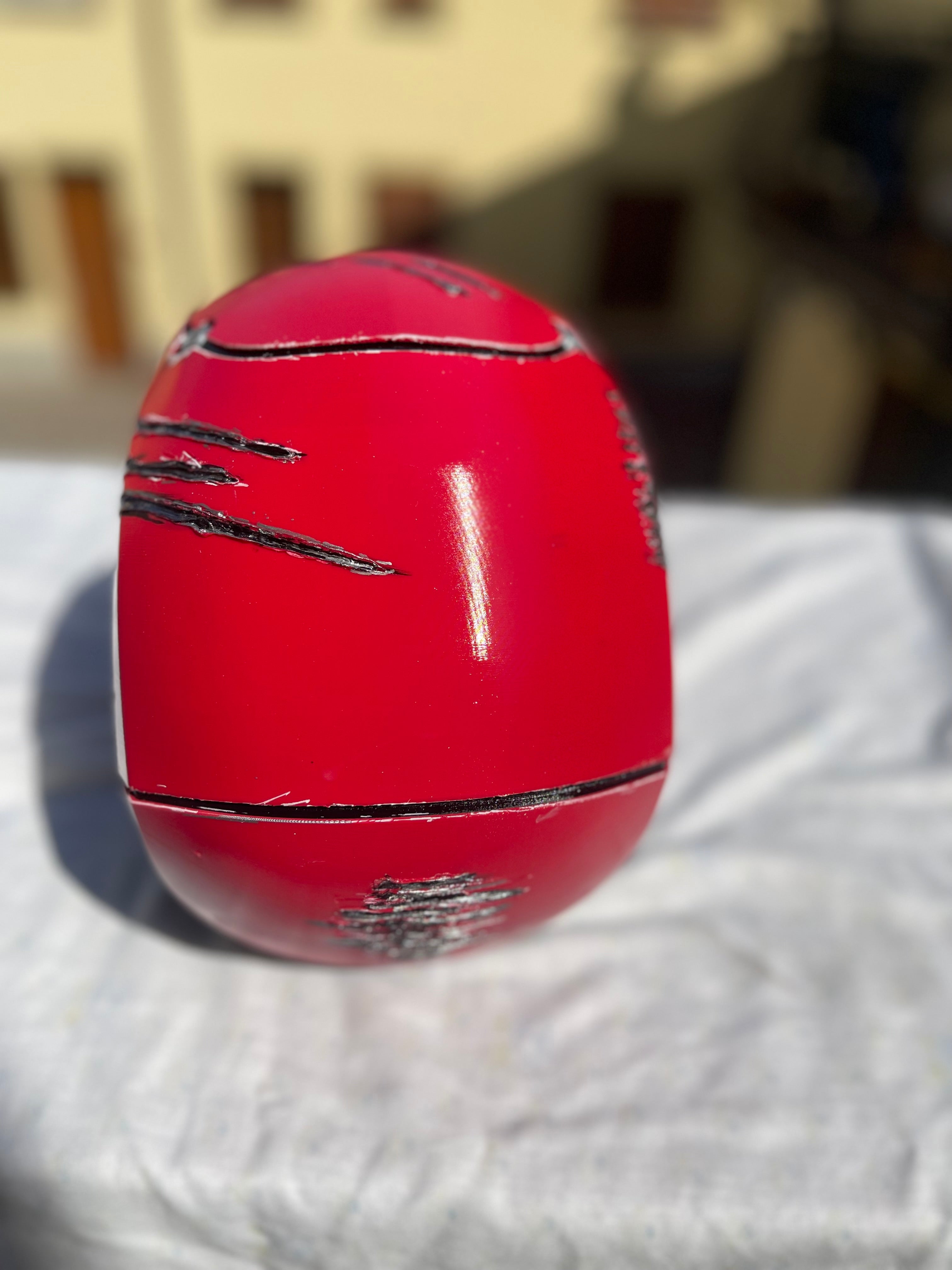 Casco Red Hood Battle-Damaged